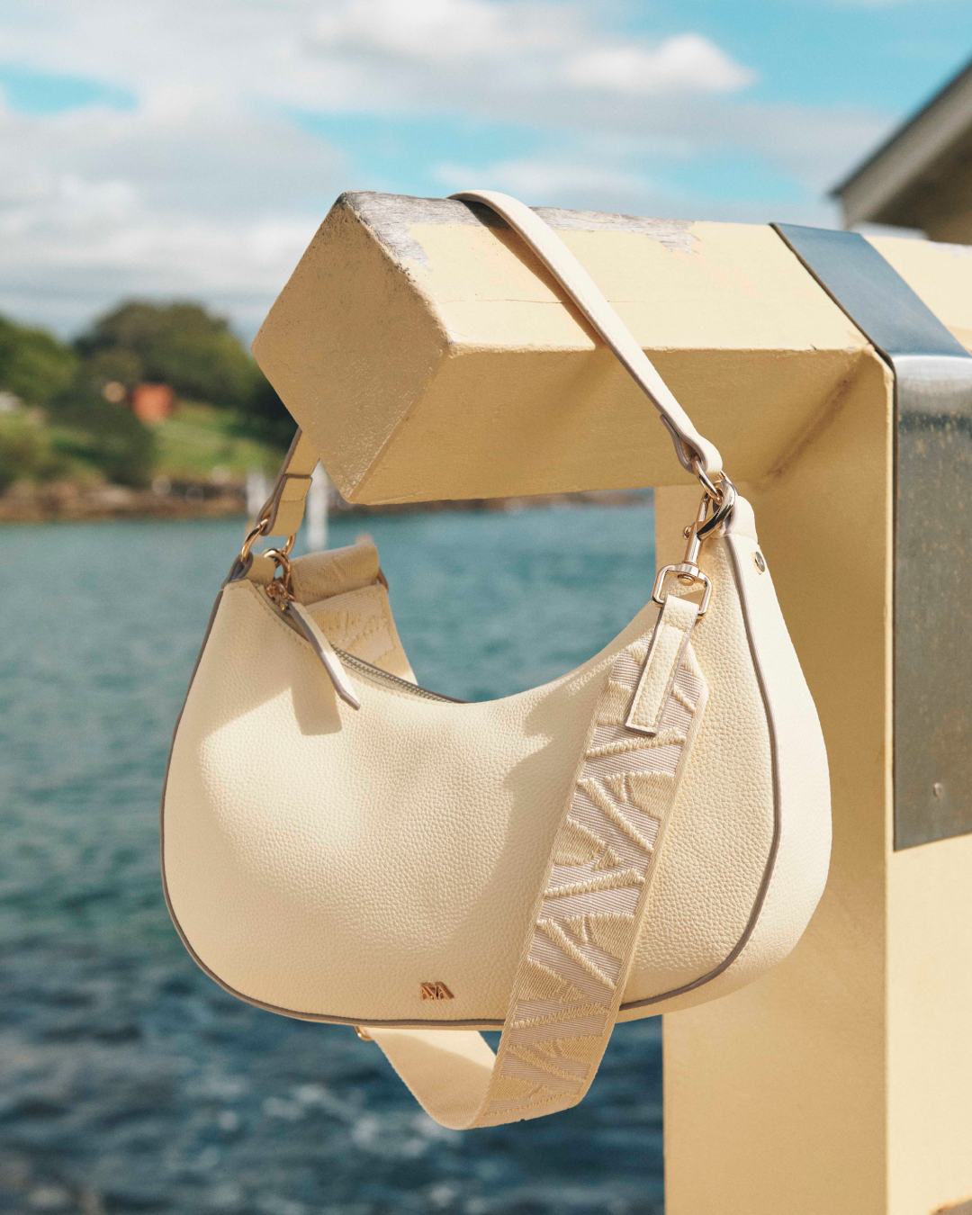 STRAND_BOXING_DAY TILE